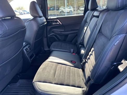 Used 2024 Mitsubishi Outlander SE AWD/4WD image 33
