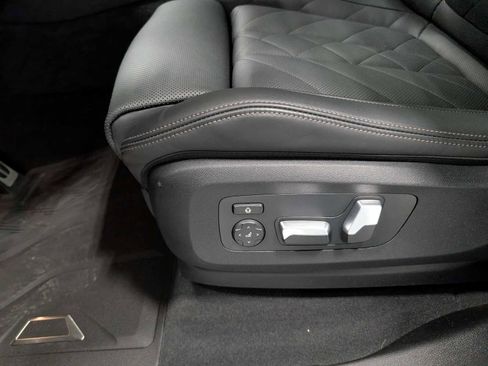 Used 2024 BMW X5 xDrive40i w/ M Sport Package AWD/4WD image 38