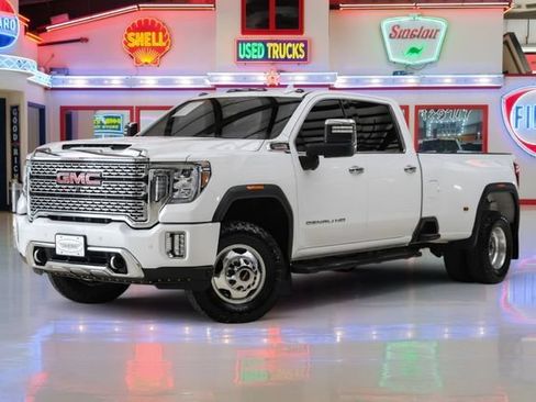 Used 2022 GMC Sierra 3500 Denali w/ Denali Ultimate Package AWD/4WD image 2