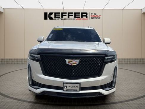 Used 2021 Cadillac Escalade ESV Sport Platinum RWD image 9