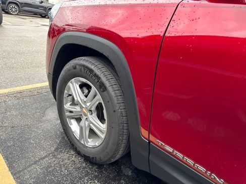 Used 2024 GMC Terrain SLE w/ Driver Convenience Package FWD image 11