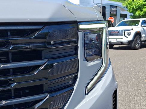 Certified 2024 GMC Sierra 1500 Elevation AWD/4WD image 11