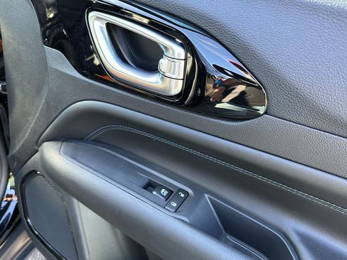 New 2026 Jeep Compass Latitude image 13