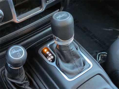 Used 2019 Jeep Wrangler Sport image 29