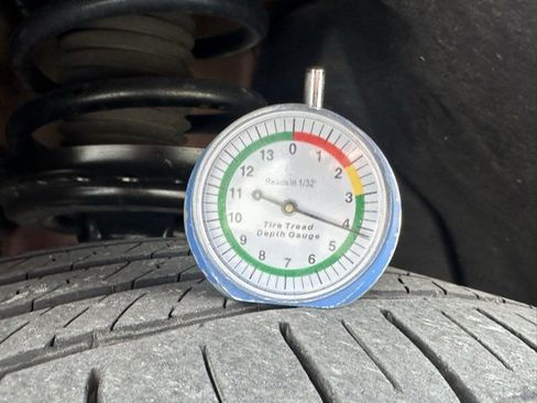 Certified 2023 Chevrolet Blazer RS w/ Driver Confidence II Package image 36