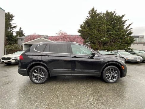 Used 2022 Volkswagen Tiguan SE image 9