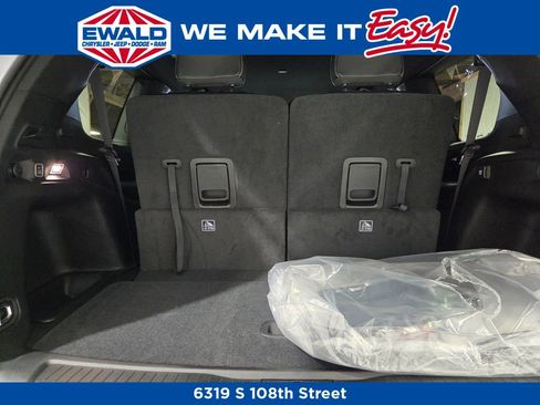 New 2025 Jeep Grand Cherokee L Limited w/ Black Appearance Package image 20