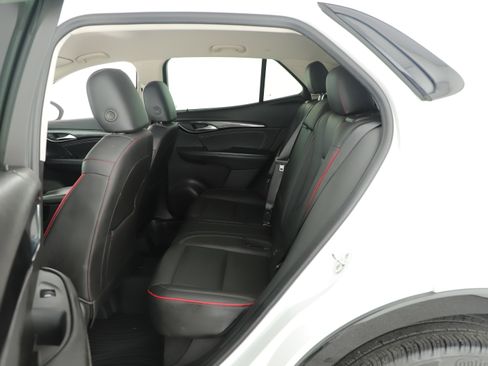 Used 2022 Buick Envision Essence w/ Technology Package II image 10