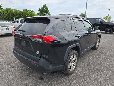 Used 2021 Toyota RAV4 XLE FWD image 7