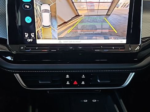 New 2026 Volkswagen Atlas Cross Sport SEL Premium R-Line image 32