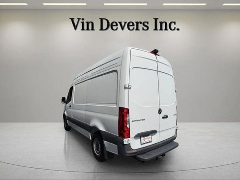 Used 2024 Mercedes-Benz Sprinter 2500 image 6