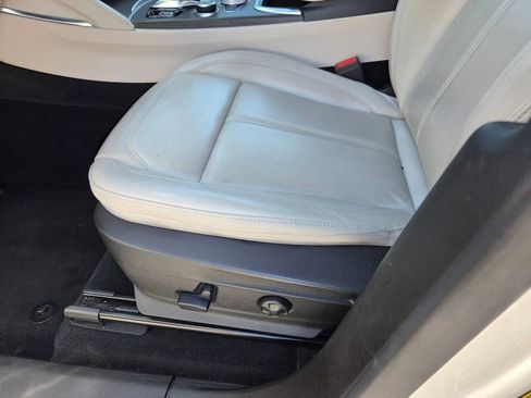 Used 2020 Alfa Romeo Stelvio Ti w/ Active Blind Spot Package image 23