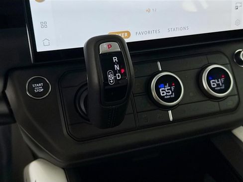 Used 2026 Land Rover Defender 110 X-Dynamic SE image 19