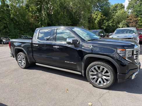 Used 2024 GMC Sierra 1500 Denali AWD/4WD image 4