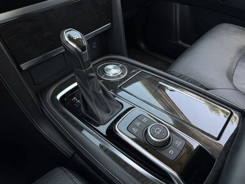 Used 2024 INFINITI QX80 Luxe RWD image 19
