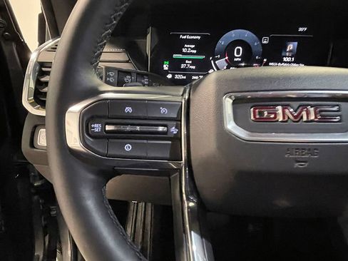 Used 2025 GMC Acadia Elevation image 37