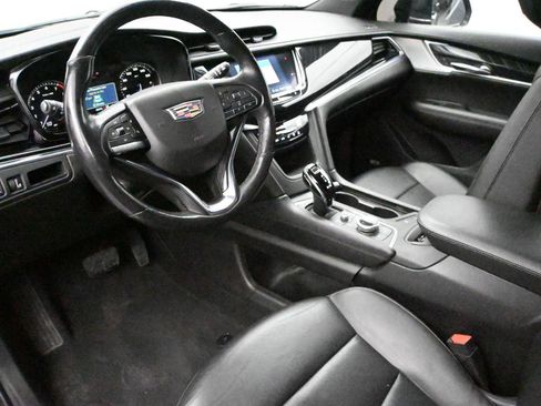 Used 2020 Cadillac XT6 Premium Luxury image 2