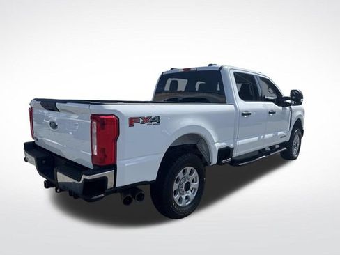 Used 2023 Ford F250 XLT w/ FX4 Off-Road Package AWD/4WD image 6