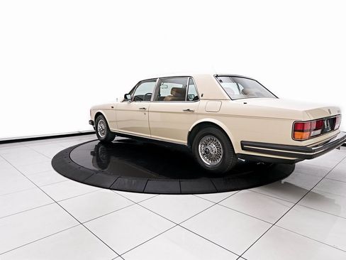Used 1990 Rolls-Royce Silver Spur image 12