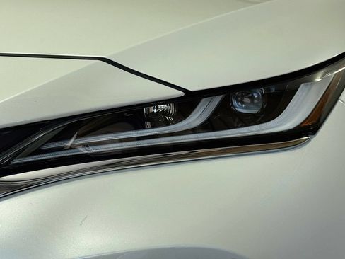 Used 2022 Toyota Venza Limited AWD/4WD image 38