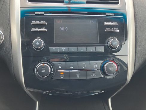Used 2014 Nissan Altima 2.5 S w/ Display Audio Package image 19