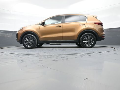 Used 2020 Kia Sportage S image 32