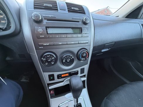 Used 2010 Toyota Corolla 4dr Sdn Auto S (Natl) image 18