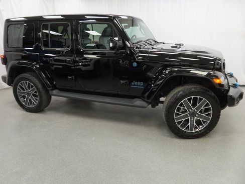 Used 2024 Jeep Wrangler High Altitude image 11
