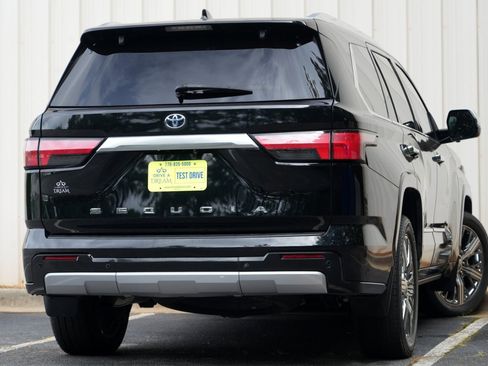 Used 2023 Toyota Sequoia Capstone AWD/4WD image 5