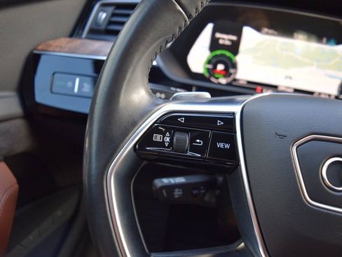 Used 2019 Audi e-tron Prestige w/ Prestige Package AWD/4WD image 67