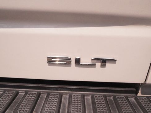 Used 2022 GMC Sierra 1500 SLT w/ SLT Premium Plus Package AWD/4WD image 41