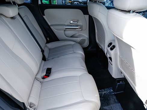 Certified 2025 Mercedes-Benz GLA 250 image 16