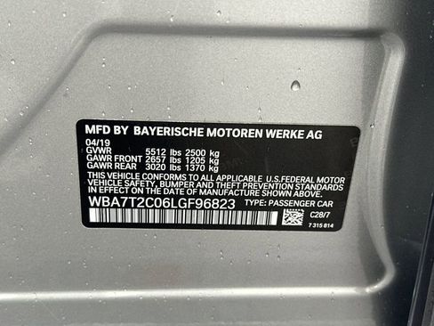 Used 2020 BMW 740i w/ M Sport Package image 31