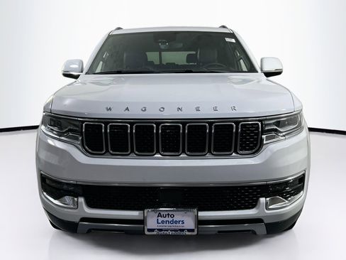 Used 2022 Jeep Wagoneer Series III w/ Rear Seat Video Group 1 image 2