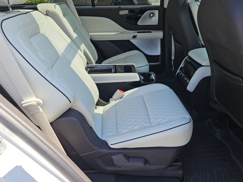 Used 2023 Lincoln Aviator Black Label Grand Touring w/ Class IV Trailer Tow Package AWD/4WD image 14