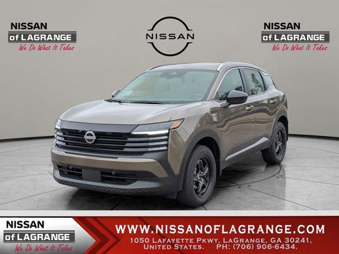 New 2026 Nissan Kicks SV image 1