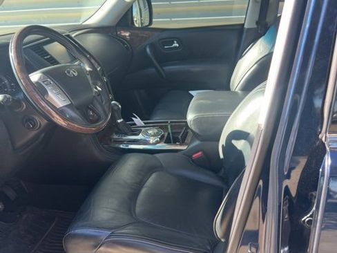 Used 2017 INFINITI QX80 image 2