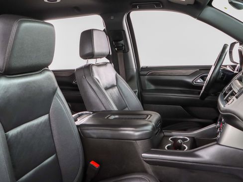 Used 2023 Chevrolet Suburban LT image 30