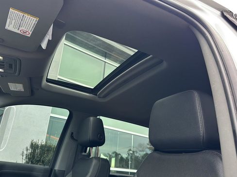 Used 2022 Chevrolet Silverado 2500 LTZ w/ LTZ Convenience Package image 27