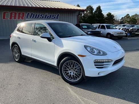 Used 2013 Porsche Cayenne AWD/4WD image 2