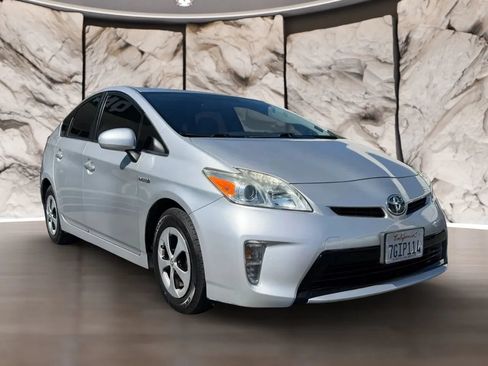 Used 2014 Toyota Prius Two FWD image 3
