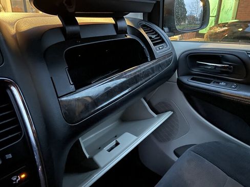 Used 2015 Dodge Grand Caravan SE w/ Quick Order Package 29E SE image 24