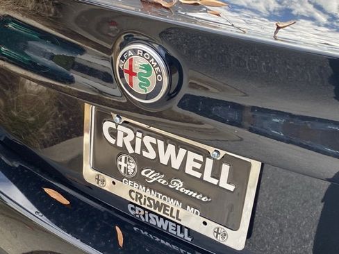 New 2025 Alfa Romeo Giulia Base image 17