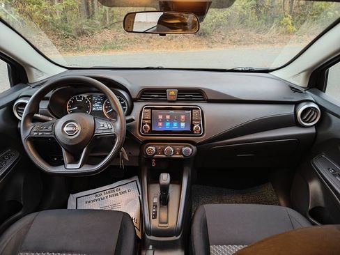 Used 2023 Nissan Versa S w/ Trunk Package image 18