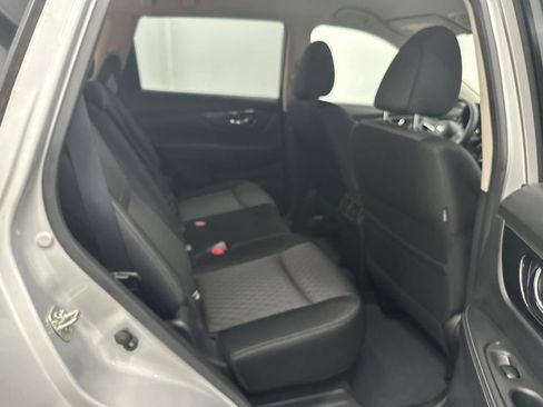 Used 2018 Nissan Rogue SV FWD image 23