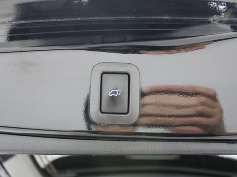 Used 2018 Toyota Highlander Limited Platinum AWD/4WD image 22