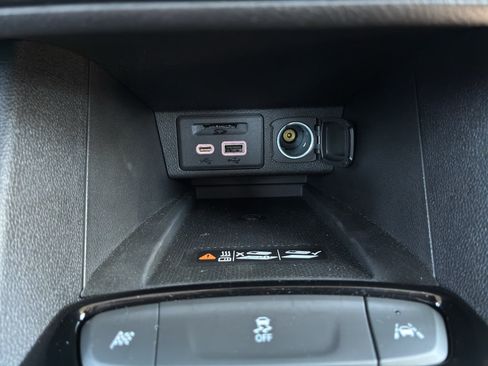 Used 2022 Chevrolet Bolt LT w/ Infotainment Package FWD image 37