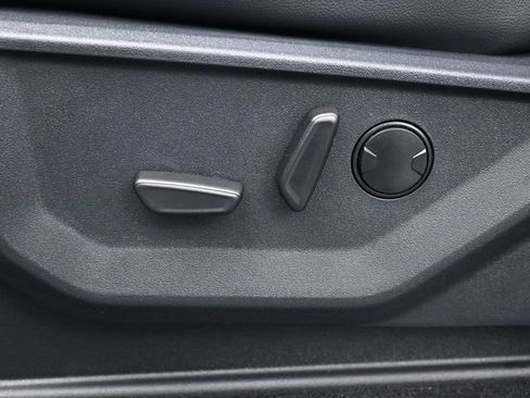 New 2026 Ford F250 Lariat w/ Black Appearance Package image 13