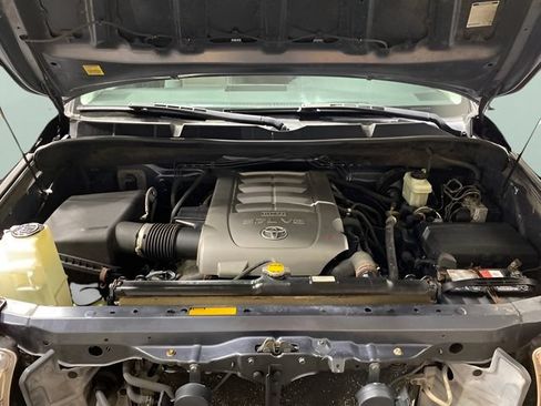 Used 2010 Toyota Tundra 4x4 CrewMax image 31