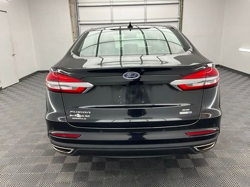 Used 2020 Ford Fusion SE image 18